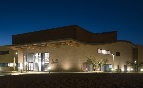 exterior bodegas de azabache